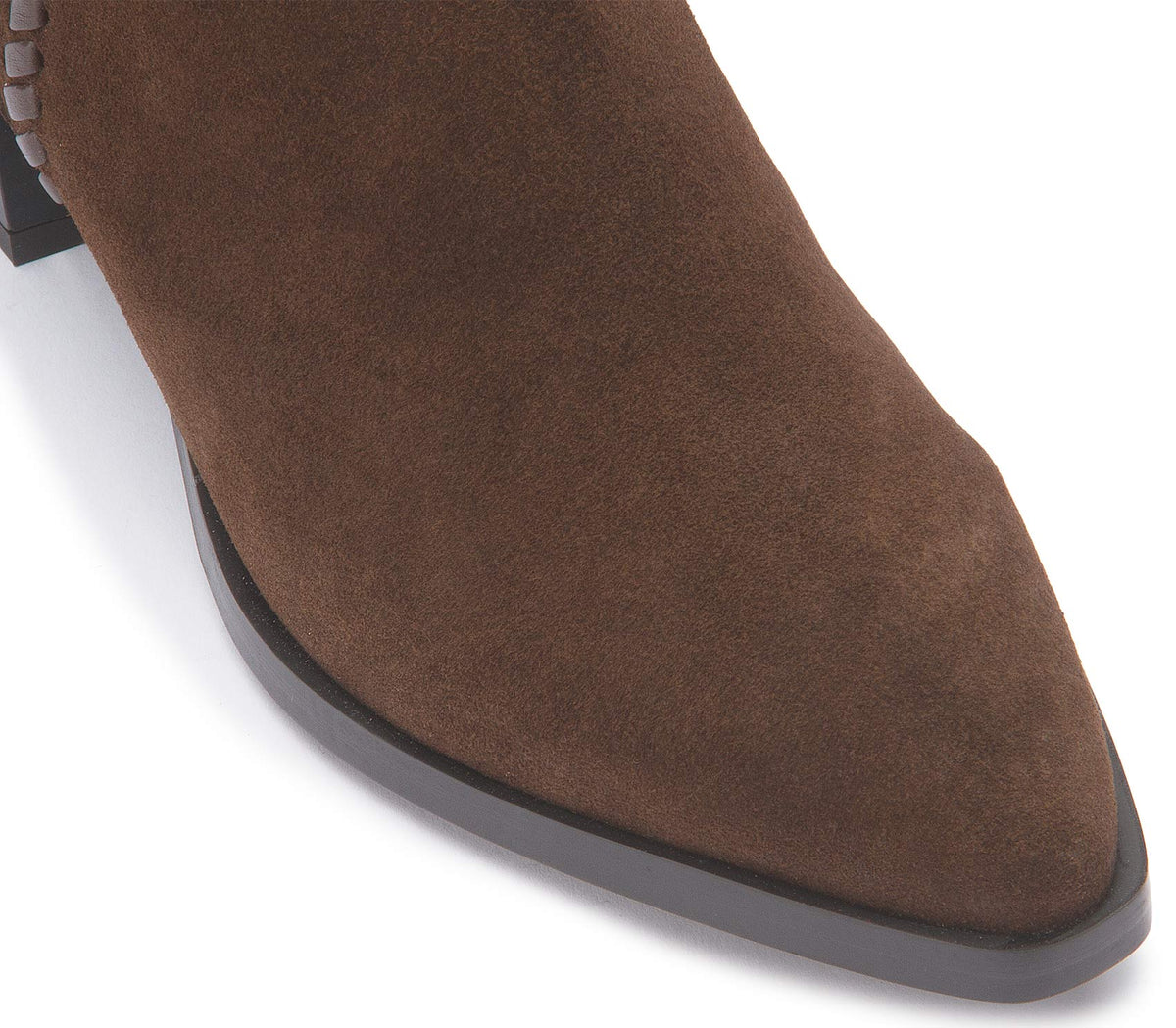 Stiefelette Dunkelbraun Rauhleder Flechtdetail – Detail Flechtung vertikal
