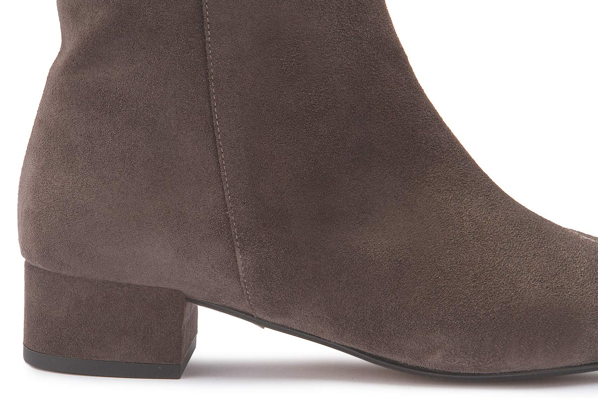 Stiefelette Taupe Rauhleder – Detail Schaft