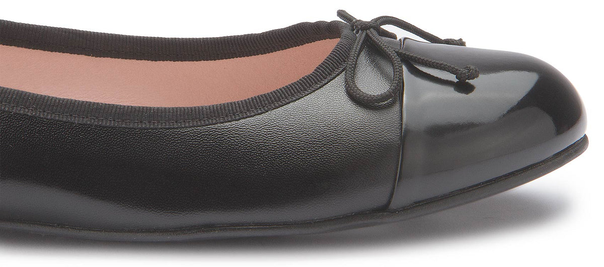 Detailansicht der Oberfläche des Ballerinas 2705-15