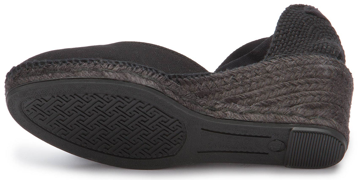 Profilierte Unterseite der schwarzen Espadrilles 3408-15