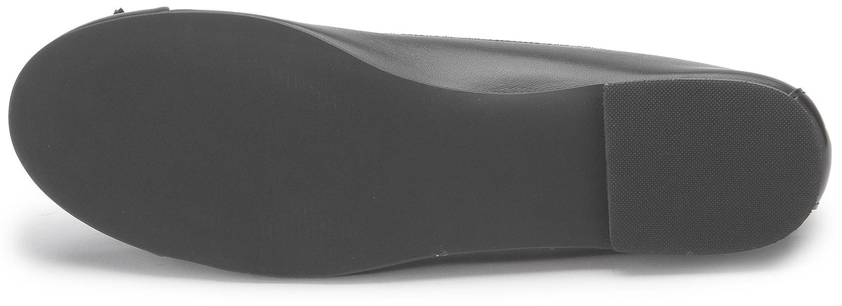 Schwarze Sohle des Ballerinas 2705-15