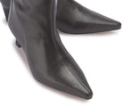 Spitze Schuhform mit Naht auf dem Vorderblatt