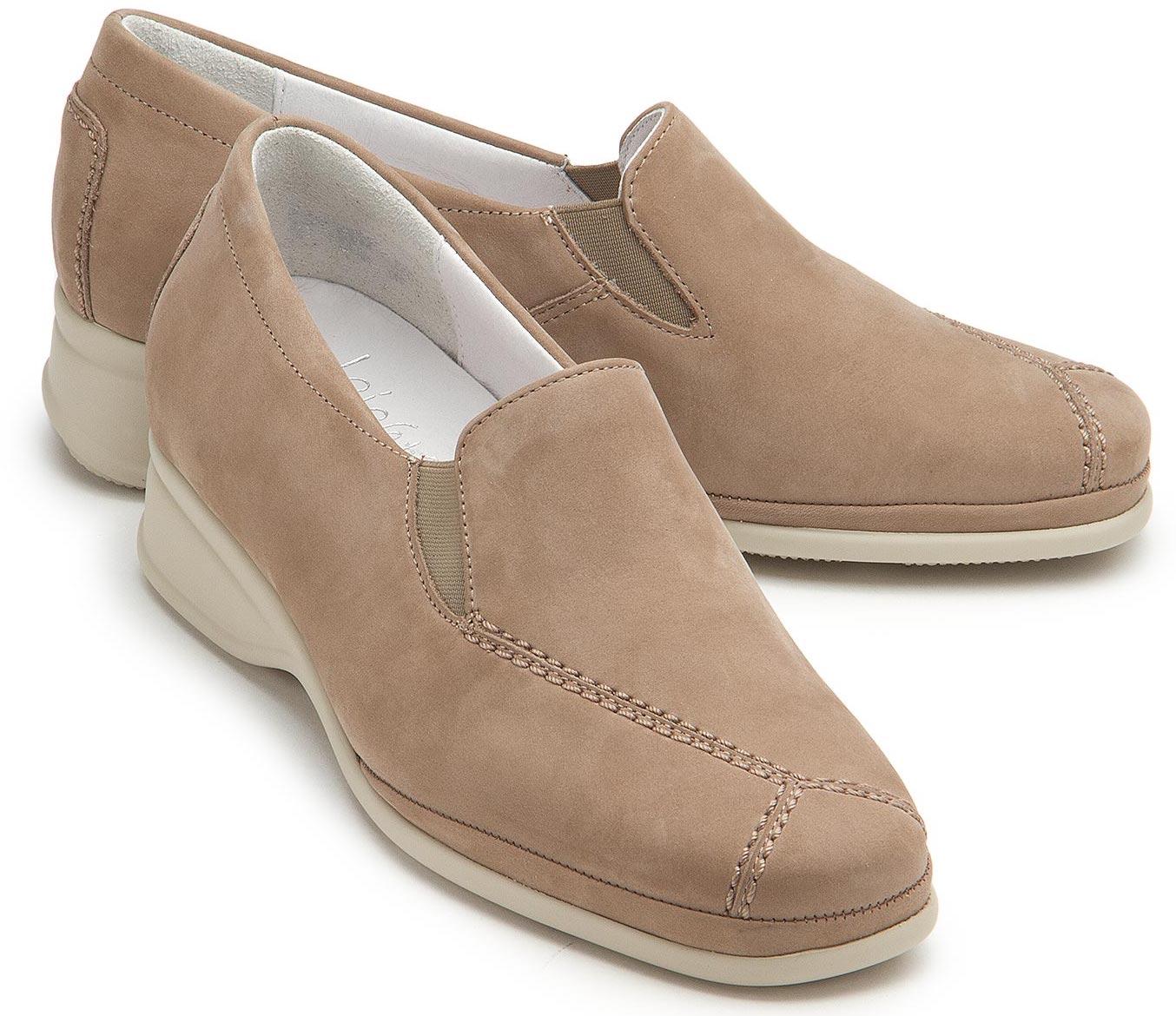 Semler Slipper in Untergrößen | Eleganter Trotteur aus softem Nubukleder in Beige kombiniert mit schönen Ziernähten