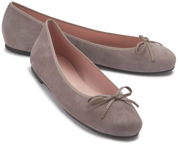 Pretty ballerina in plus sizes: 1006-25