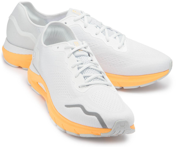 Under Armour sneakers in plus sizes: 8625-14
