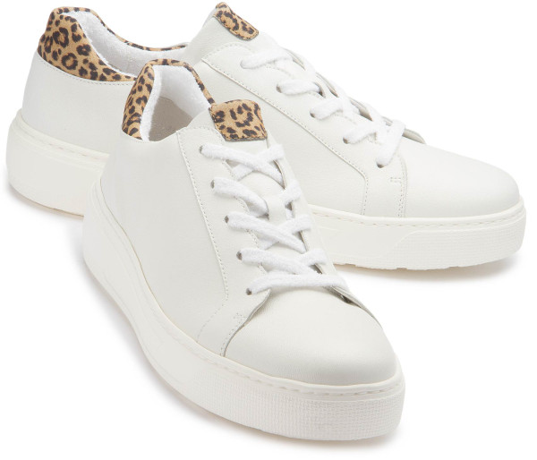 Oversized sneaker: 3041-15