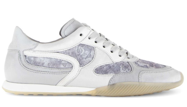 Oversized sneakers: 3001-16