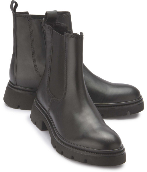 Chelsea boot in plus sizes: 3225-25