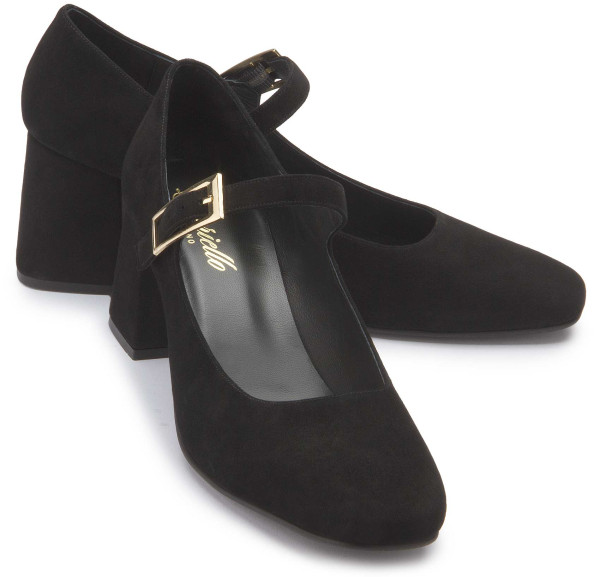 Pumps in plus sizes: 1568-25