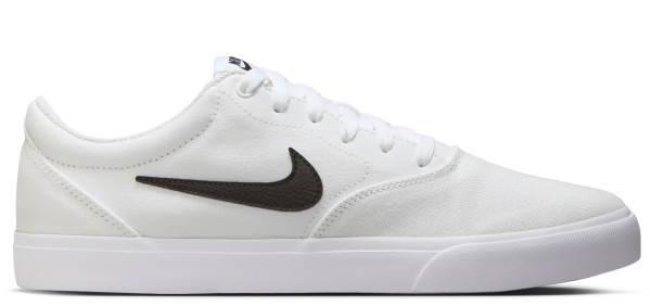 Nike Charge Canvas in plus sizes: 5011-15