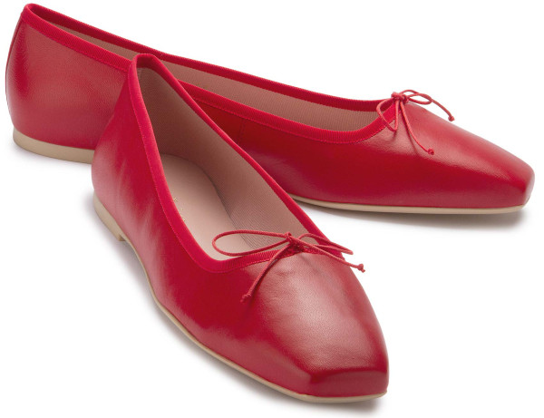 Pretty ballerina in plus sizes: 1055-15