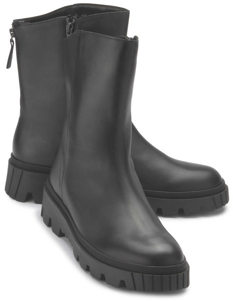 Oversized boat: 3208-25